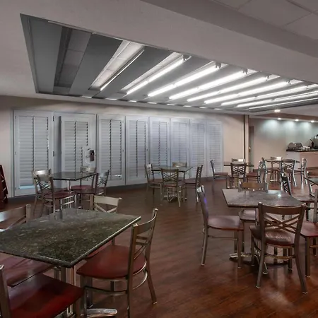 Wingate By Wyndham Oklahoma City Airport-2